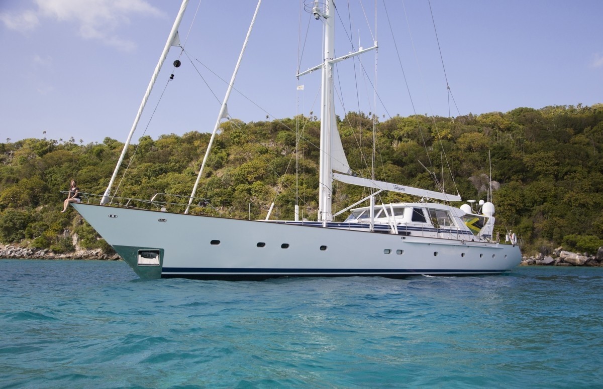 Yacht TAKAPUNA, Cantiere Navale Valdettaro | CHARTERWORLD Luxury ...